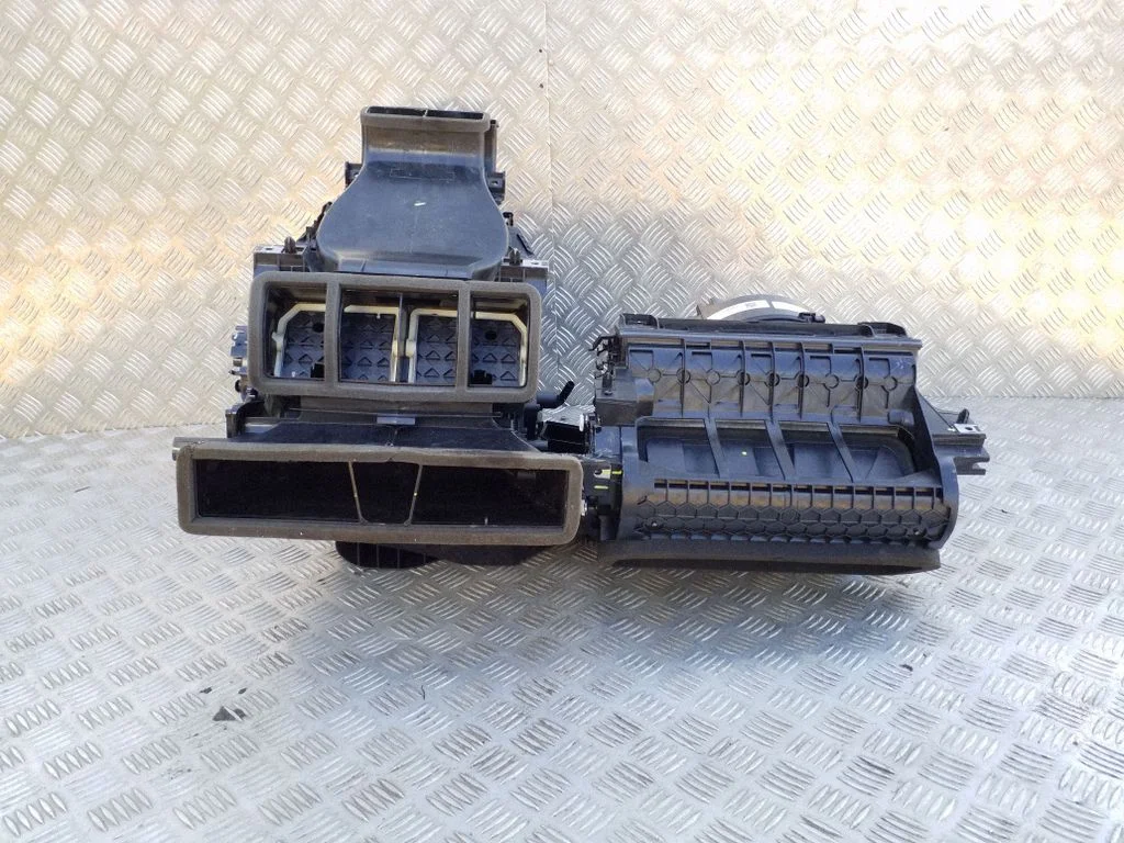 Interior heater climate box assembly housing 32226478