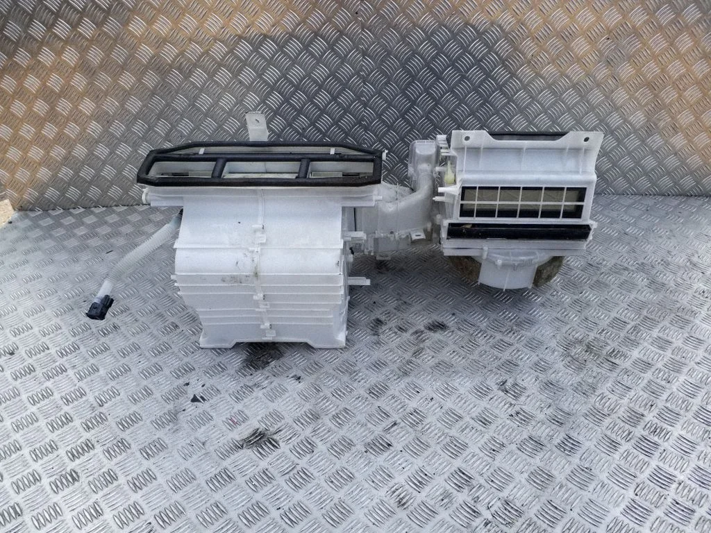 Interior heater climate box assembly housing 7410064J