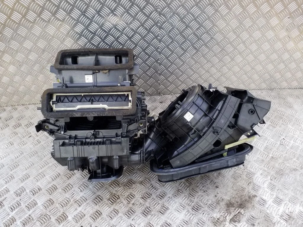 Interior heater climate box assembly housing 31497564