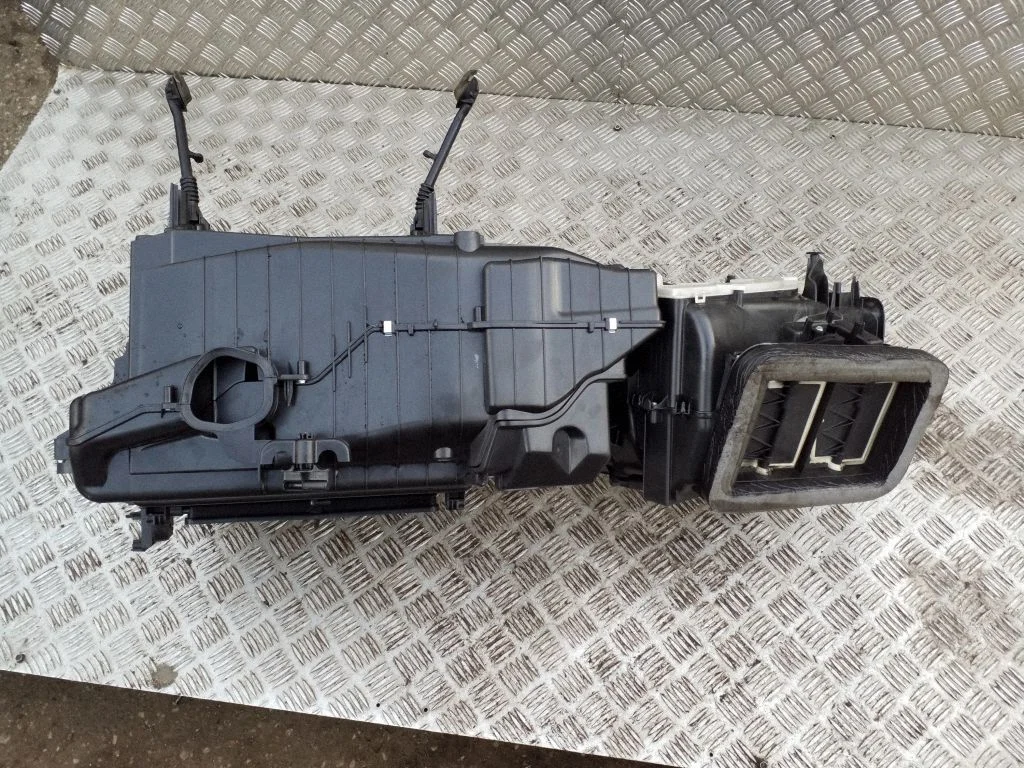 Interior heater climate box assembly housing 8W1820005AT