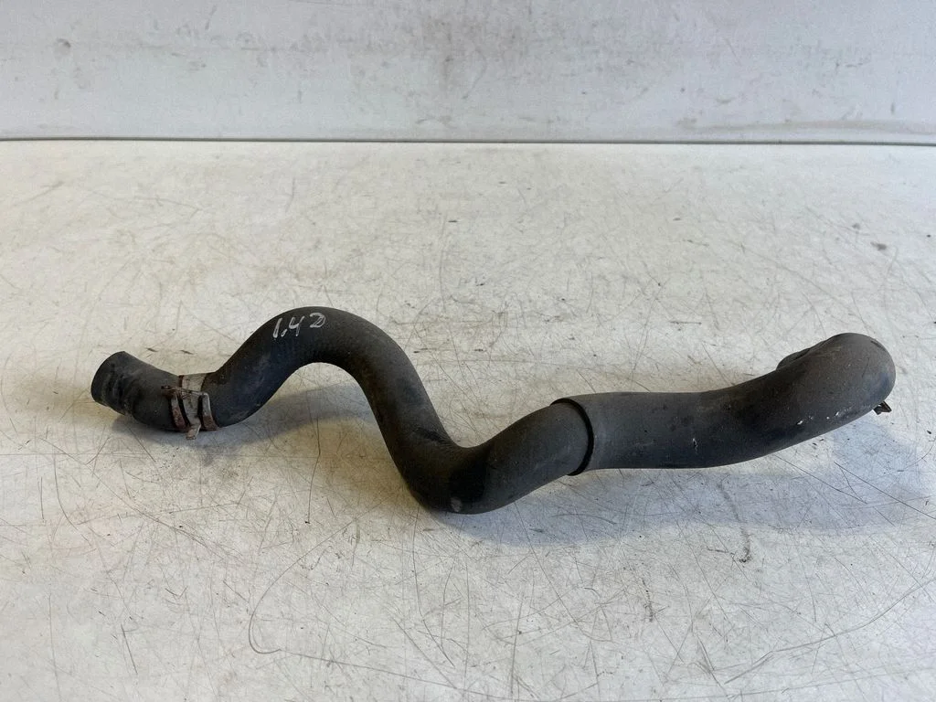 Engine coolant pipe/hose