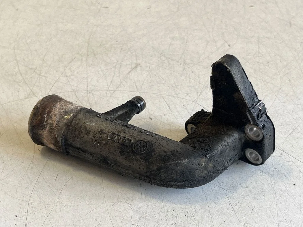 Engine coolant pipe/hose – Volkswagen Transporter - Caravelle T5 (2003-2015)