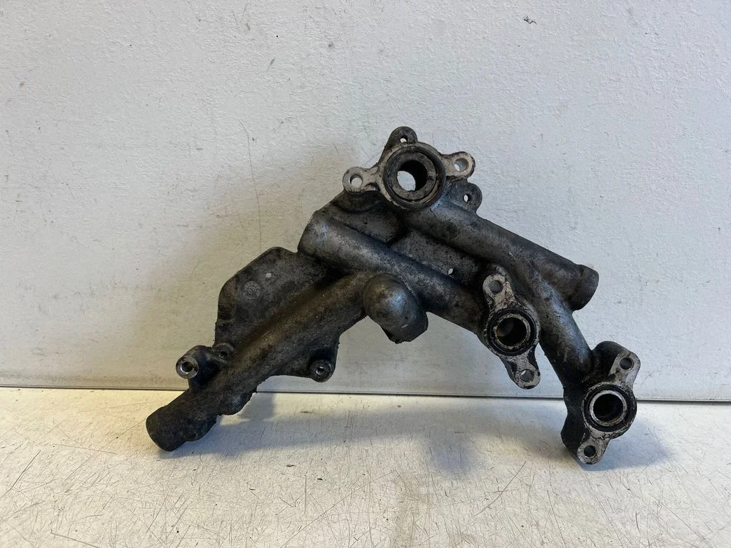 Engine coolant pipe/hose