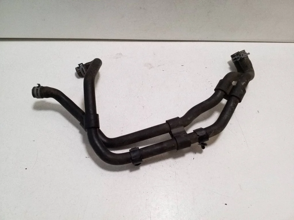 Motora dzesēšanas caurule (-es)/šļūtene (-es) 1EA121157K