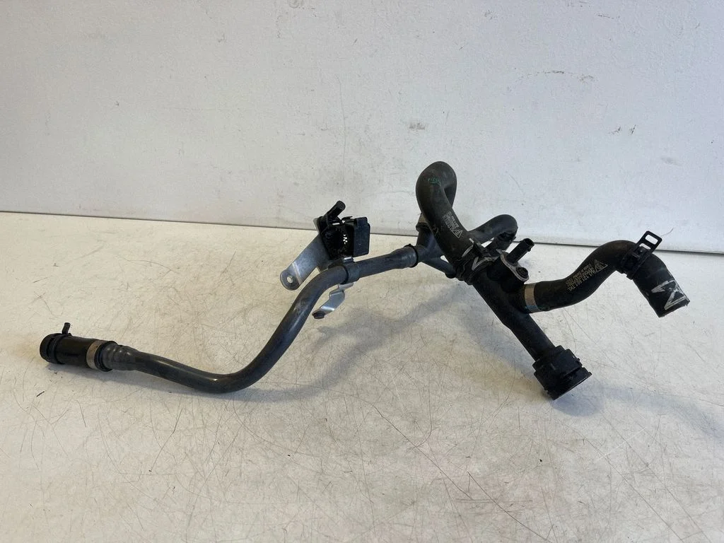Mootori jahutusvedeliku toru / voolik – Porsche Taycan 9J1 (2019-)