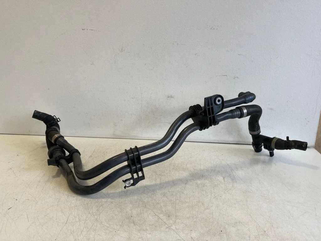 Mootori jahutusvedeliku toru / voolik – Porsche Taycan 9J1 (2019-)