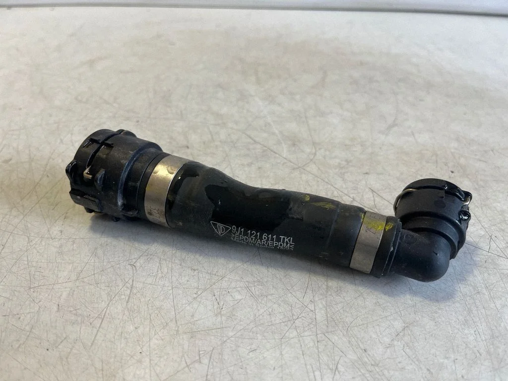 Mootori jahutusvedeliku toru / voolik – Porsche Taycan 9J1 (2019-)