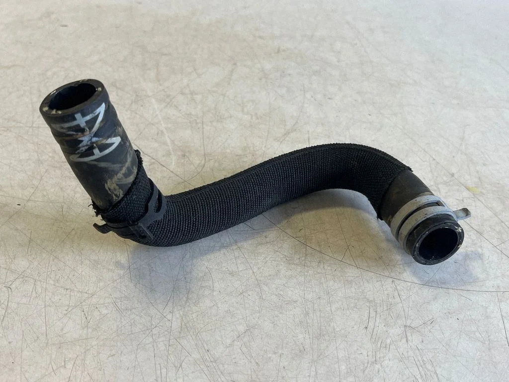 Mootori jahutusvedeliku toru / voolik – Porsche Taycan 9J1 (2019-)