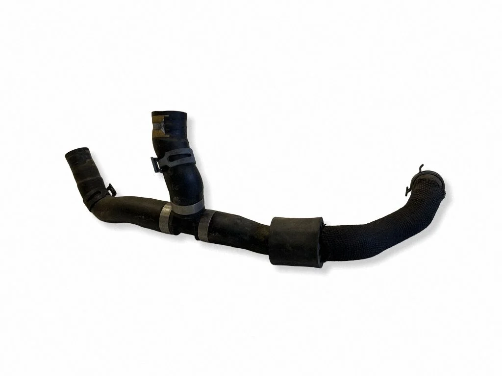Engine coolant pipe/hose