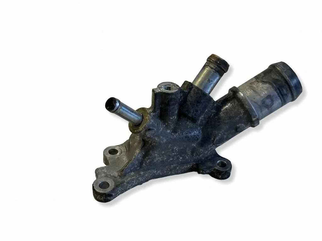 Engine coolant pipe/hose