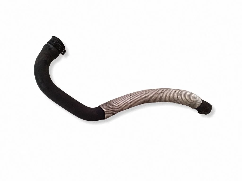 Engine coolant pipe/hose