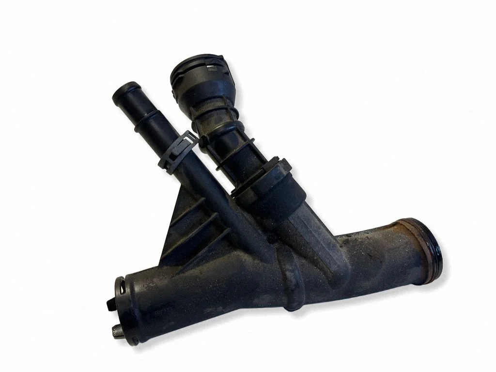 Engine coolant pipe/hose 04L121026F