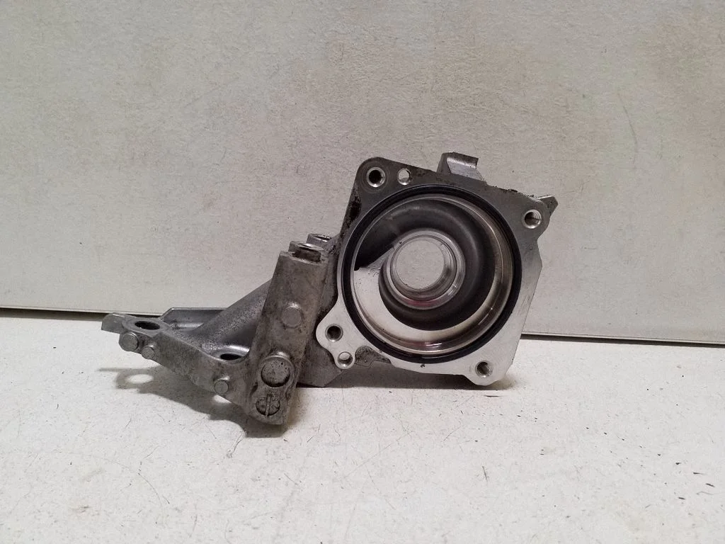 Engine coolant pipe/hose