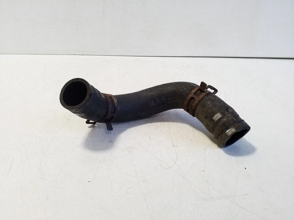 Engine coolant pipe/hose