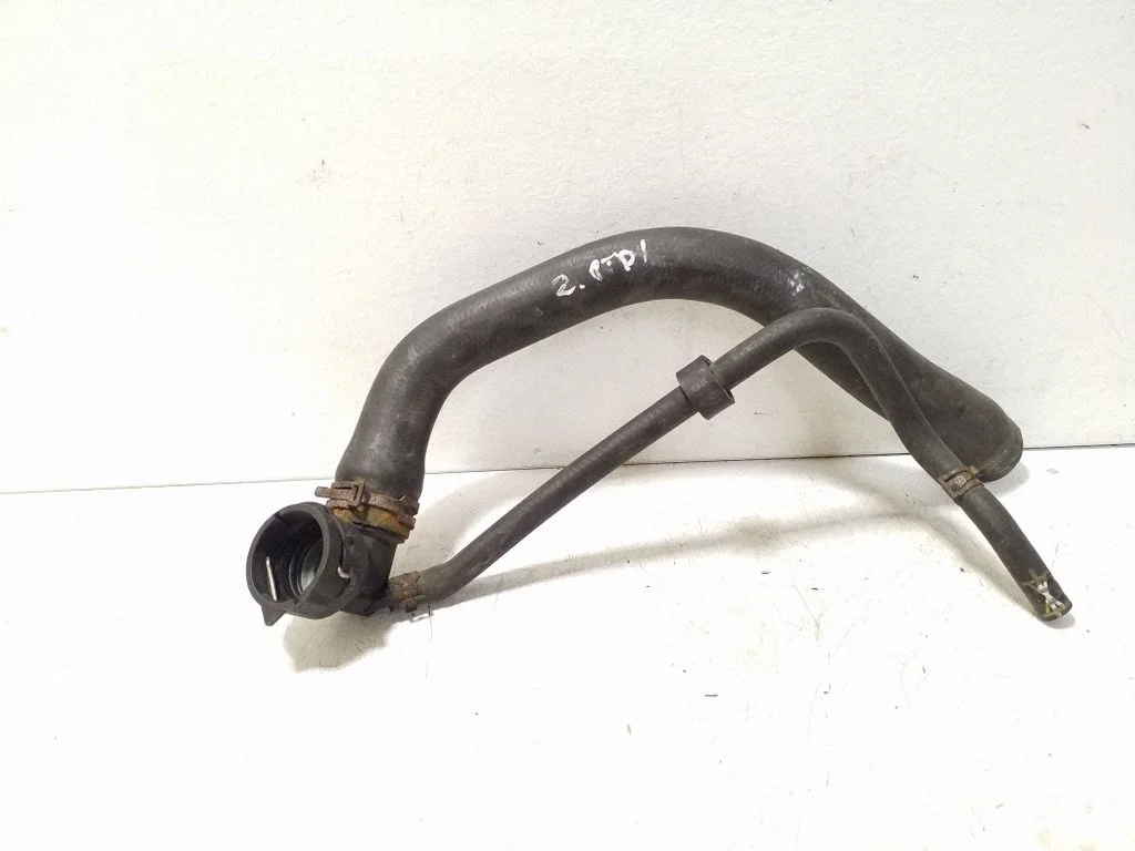 Engine coolant pipe/hose