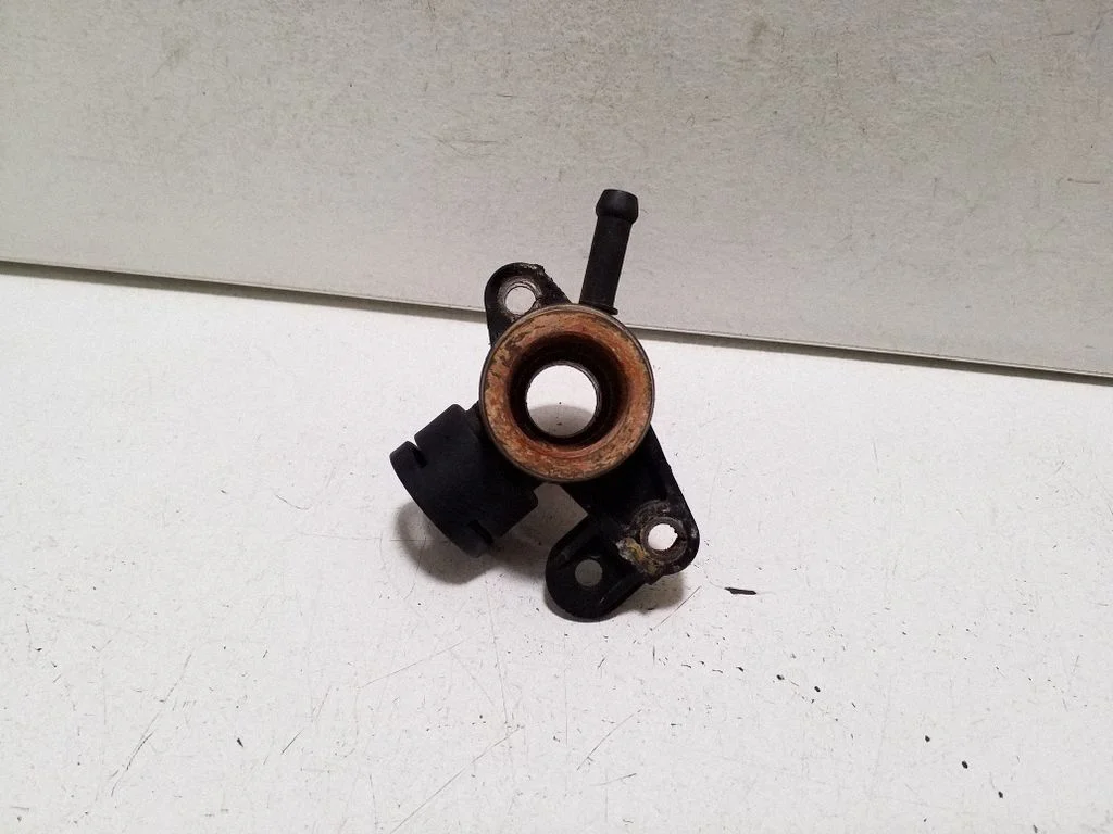 Engine coolant pipe/hose 06J121132G