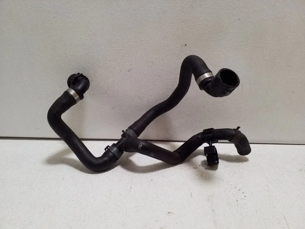 Engine coolant pipe/hose 8R0819334AE