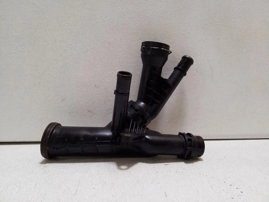Engine coolant pipe/hose 04L121026Q