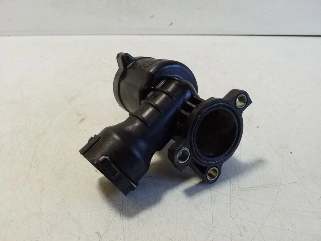 Engine coolant pipe/hose 04L121111H