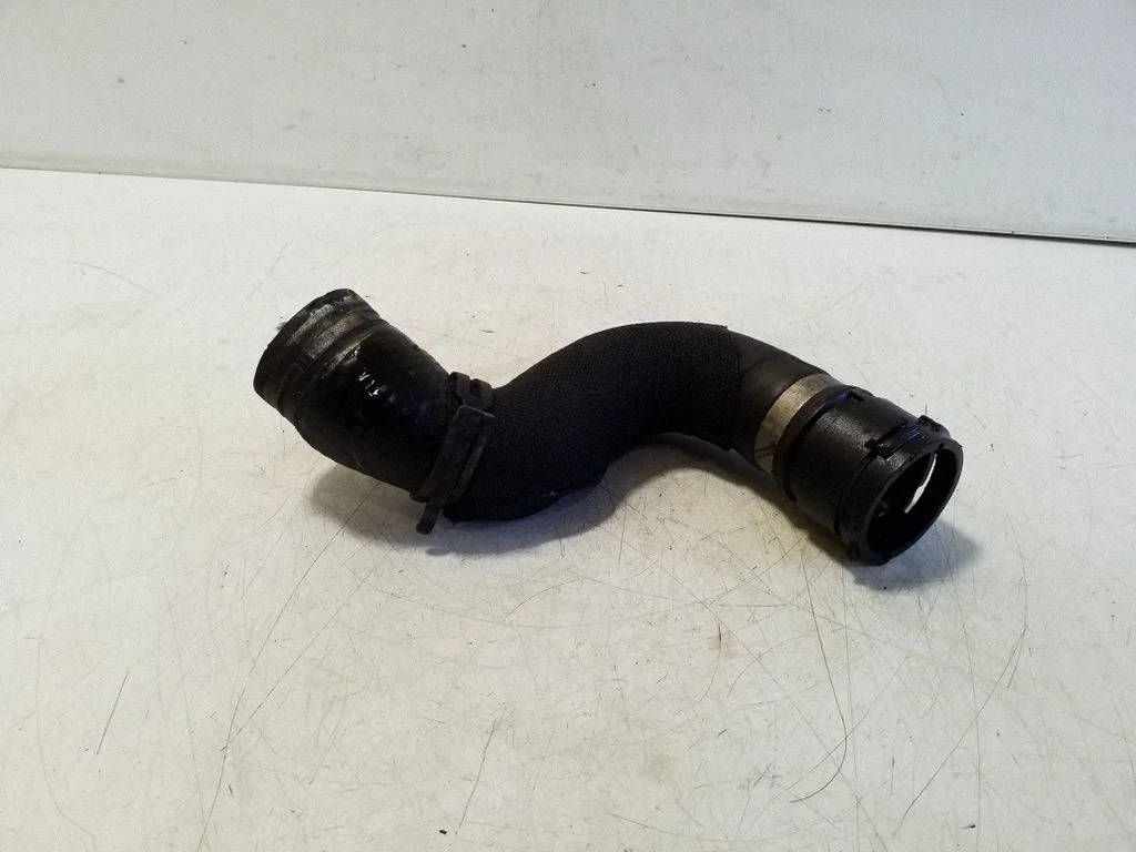 Engine coolant pipe/hose 8R0121101J