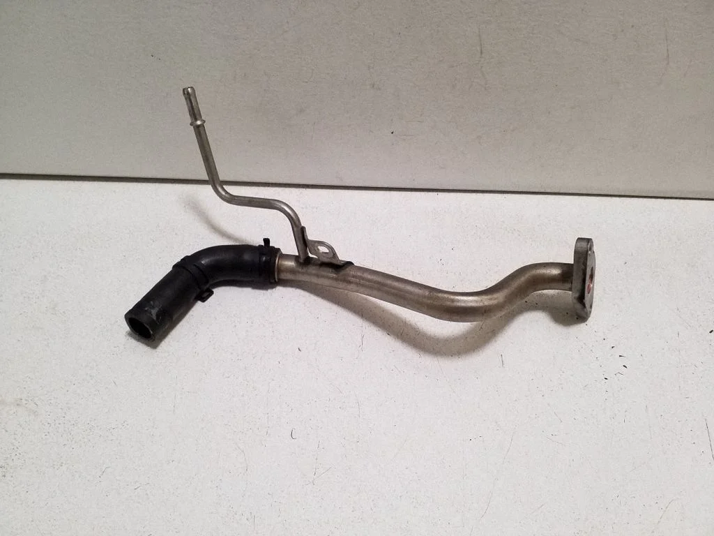 Engine coolant pipe/hose