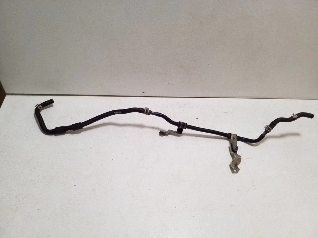 Engine coolant pipe/hose