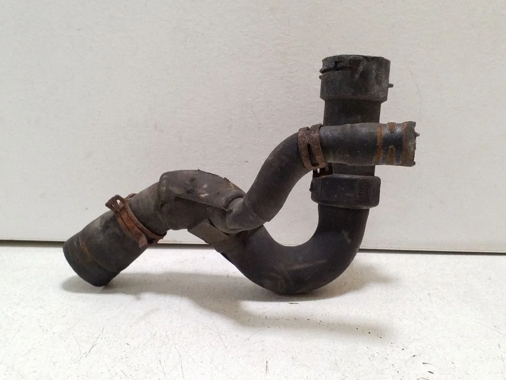 Engine coolant pipe/hose 4Z7121049A
