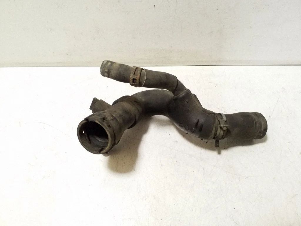 Engine coolant pipe/hose 4Z7121049A