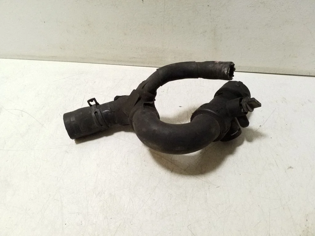Engine coolant pipe/hose 4Z7121049A
