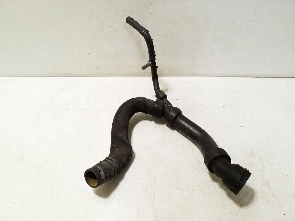 Engine coolant pipe/hose 4Z7121101C
