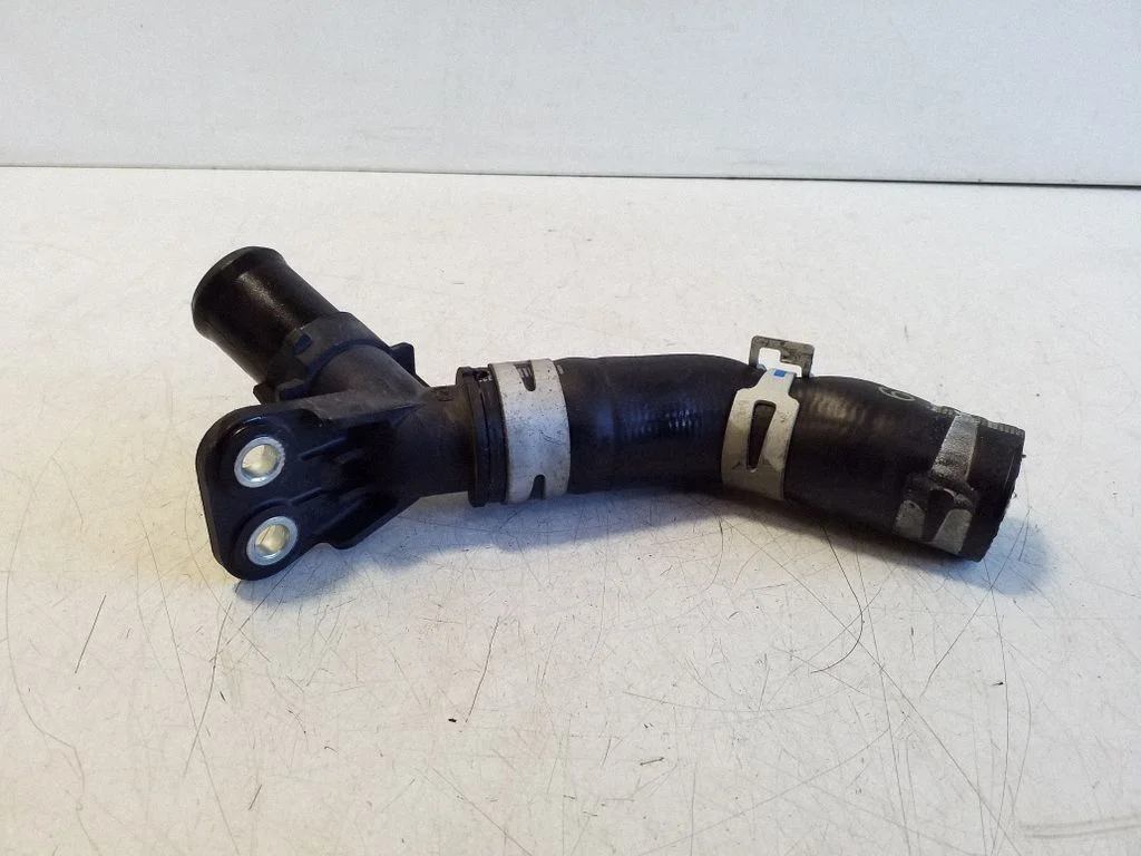 Engine coolant pipe/hose