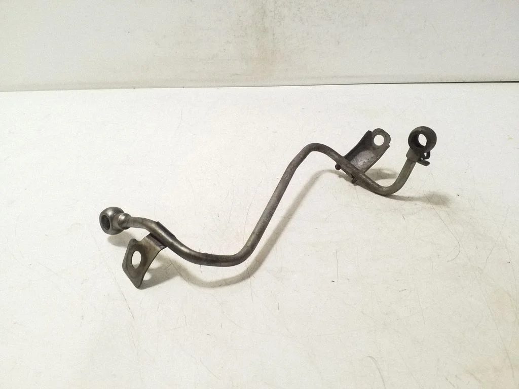 Engine coolant pipe/hose