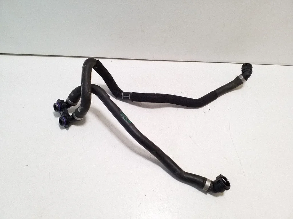 Engine coolant pipe/hose 17128654850