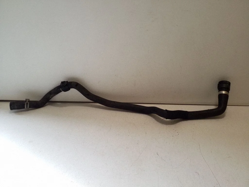 Engine coolant pipe/hose 9398956