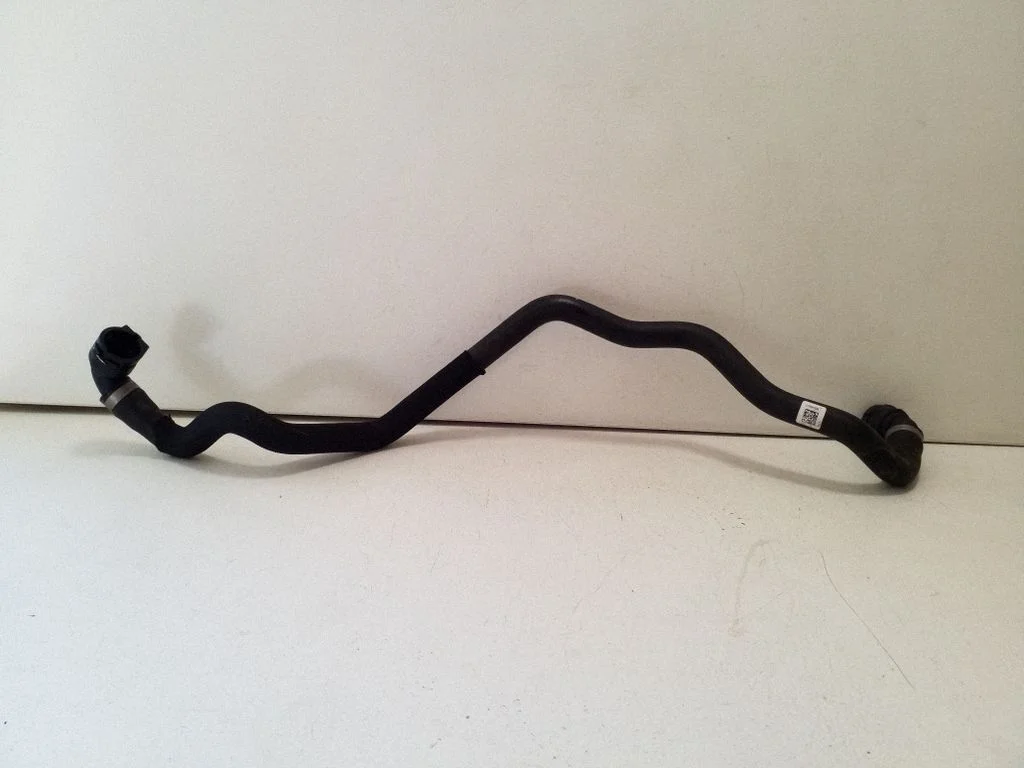 Engine coolant pipe/hose 8654864