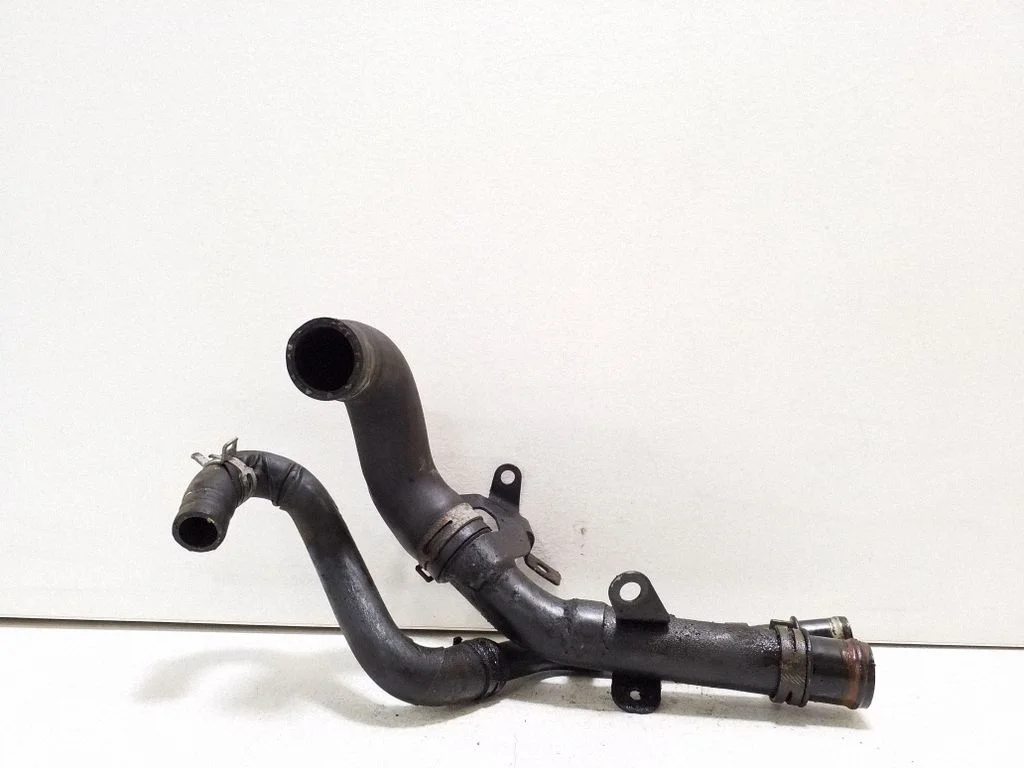 Engine coolant pipe/hose