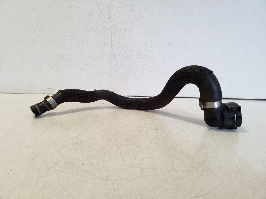 Engine coolant pipe/hose