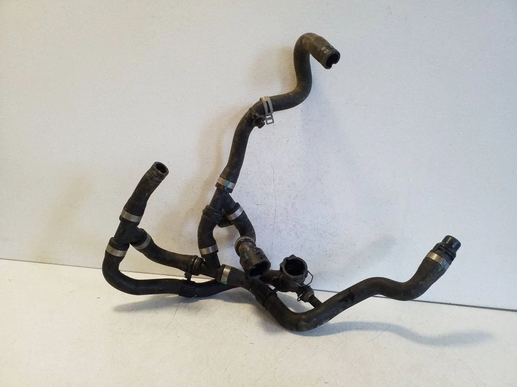 Engine coolant pipe/hose 31686994