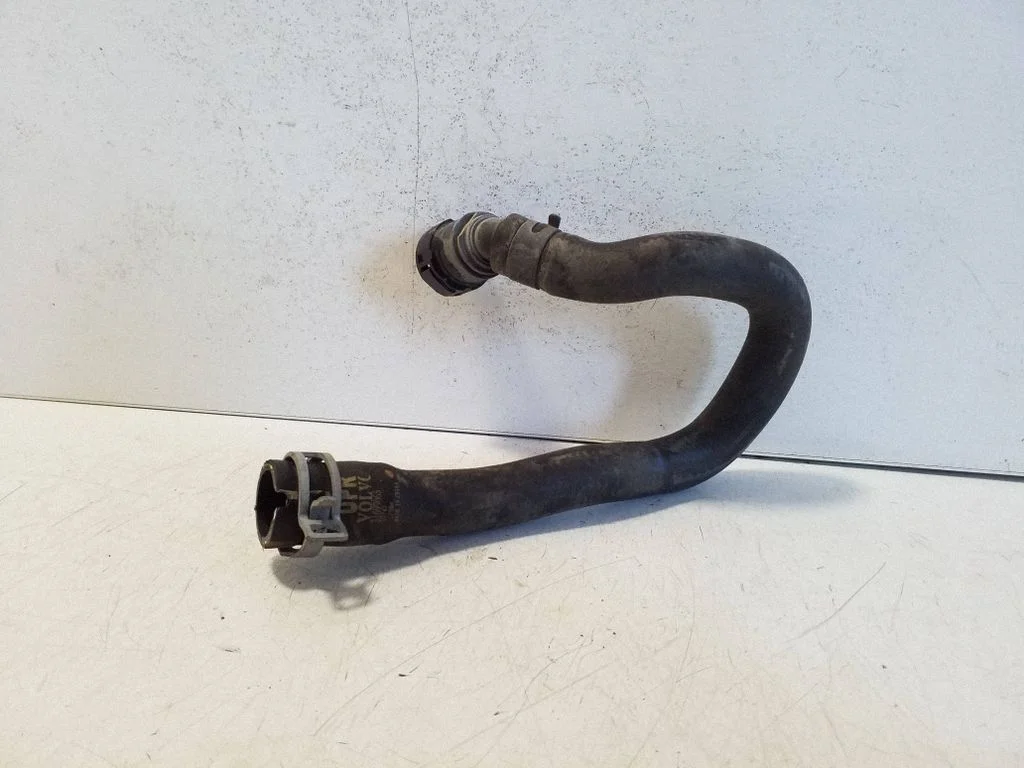 Engine coolant pipe/hose 31699065