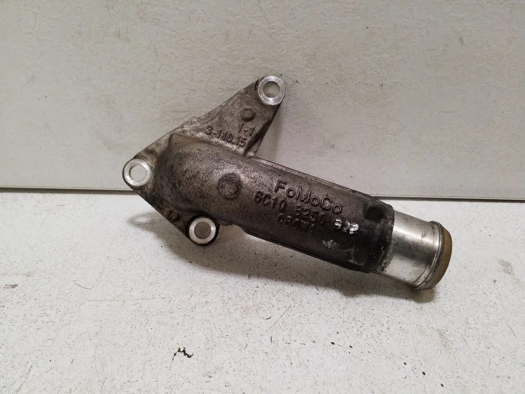 Engine coolant pipe/hose