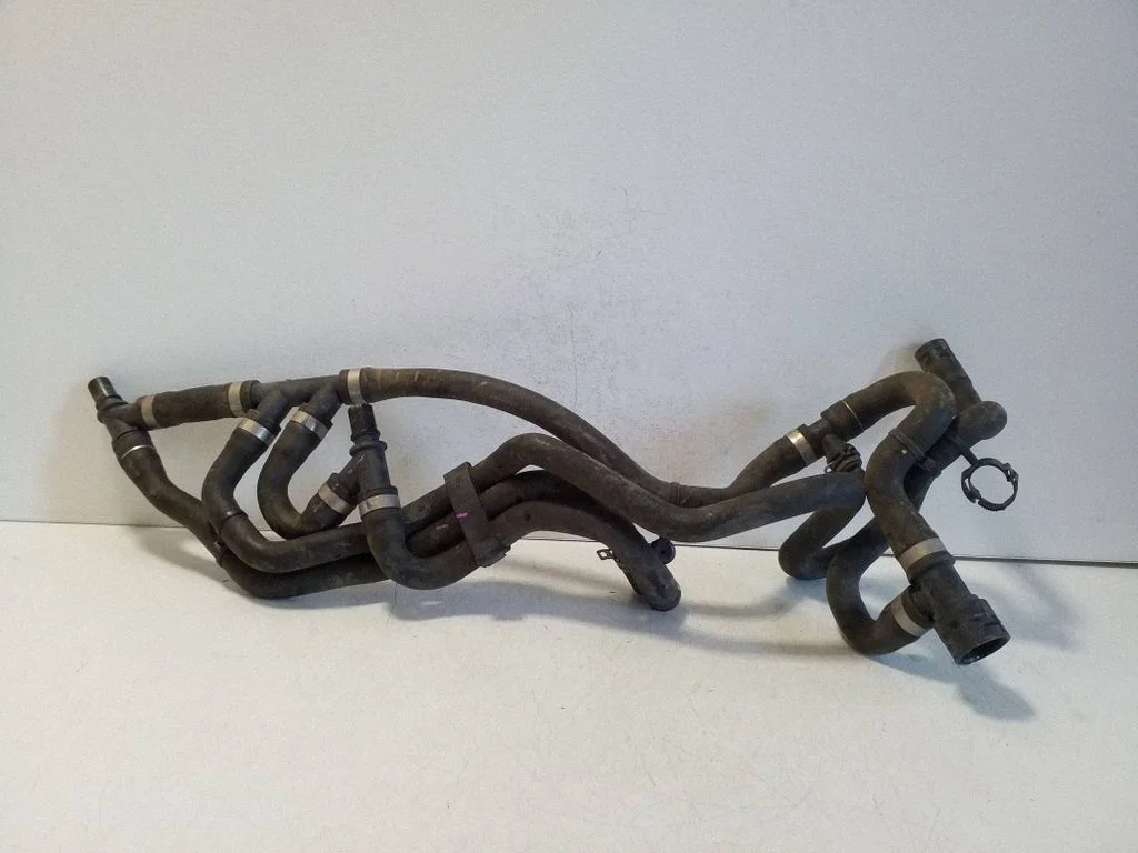Engine coolant pipe/hose 3225790