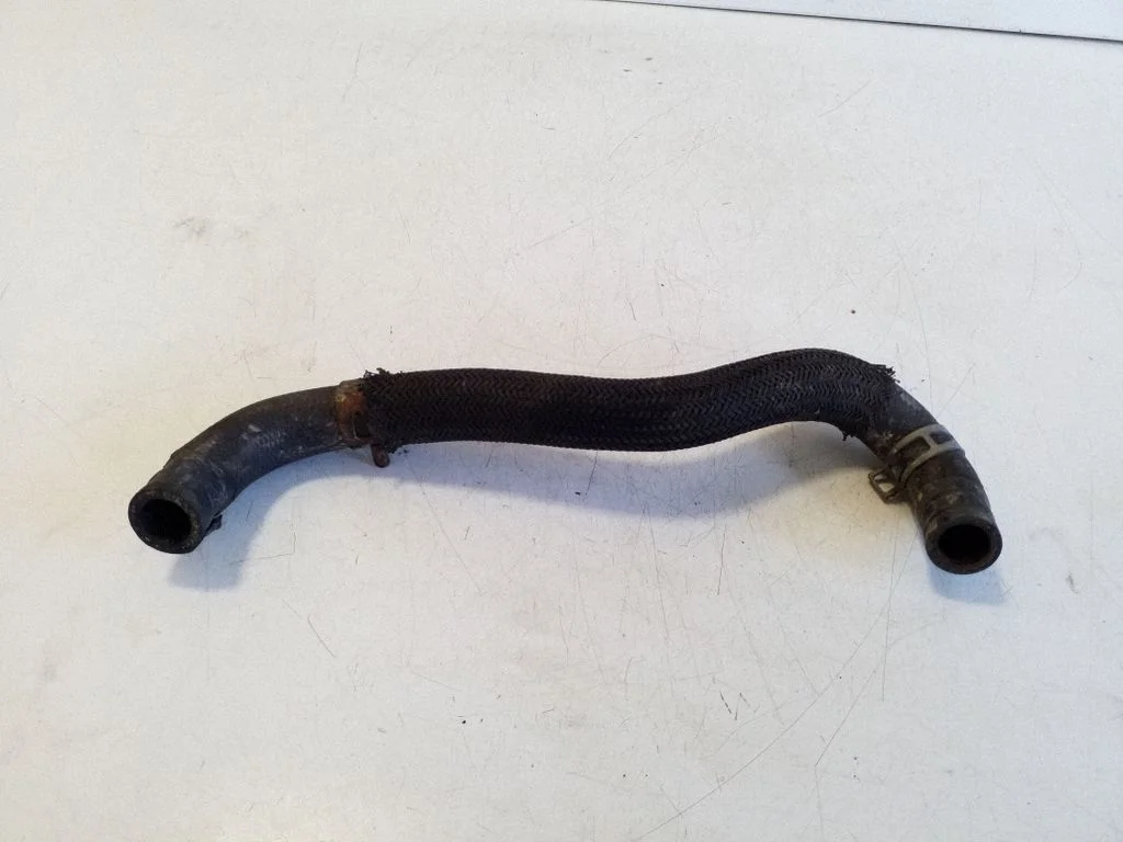 Engine coolant pipe/hose