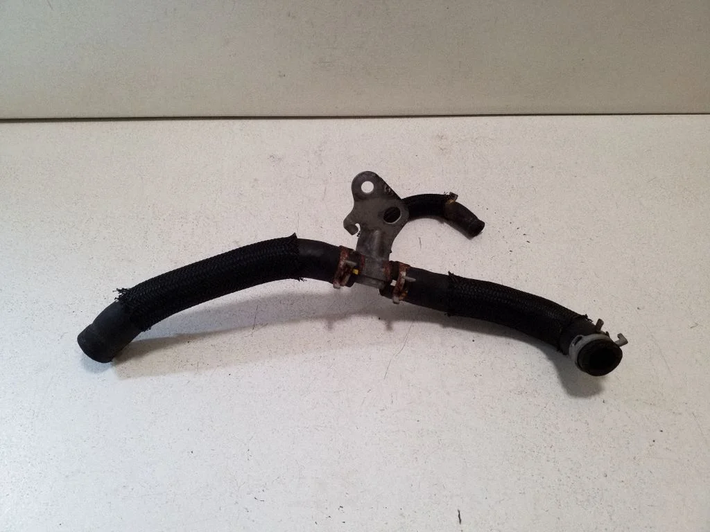 Engine coolant pipe/hose