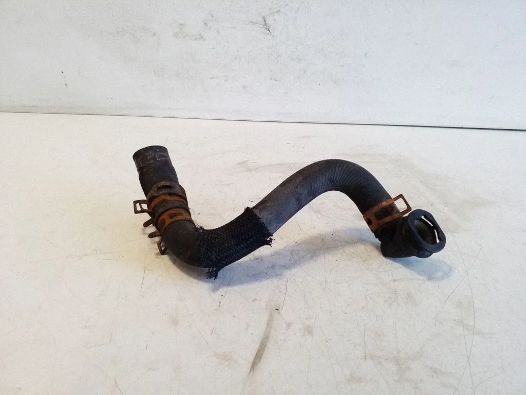 Engine coolant pipe/hose