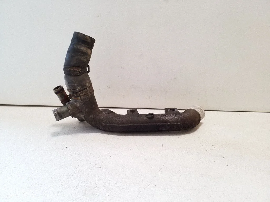 Engine coolant pipe/hose SZM0832