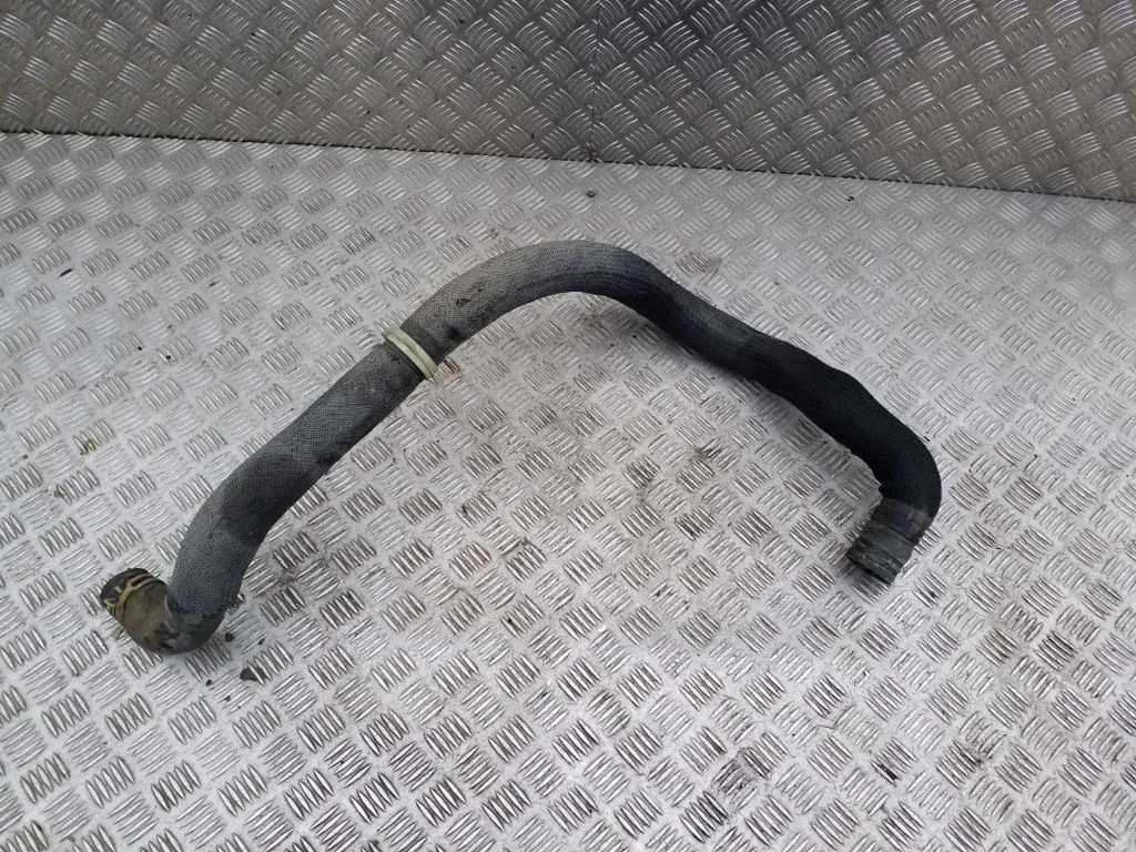 Engine coolant pipe/hose