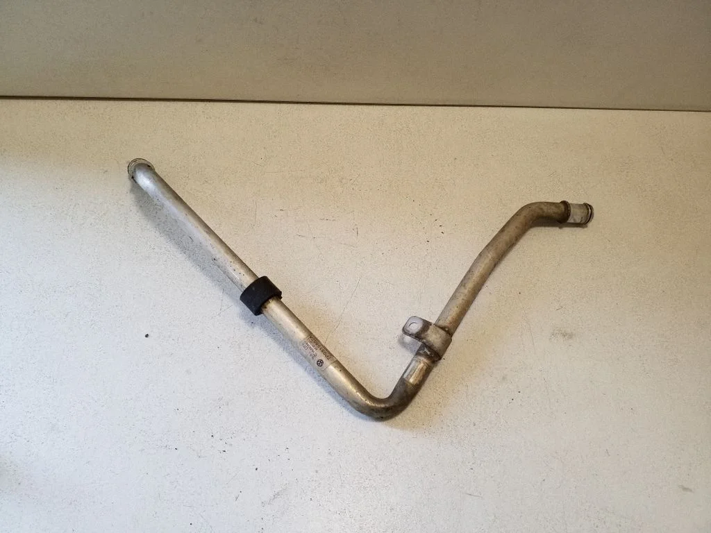 Mootori jahutusvedeliku toru / voolik 7P0815857A