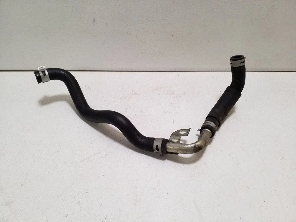 Engine coolant pipe/hose