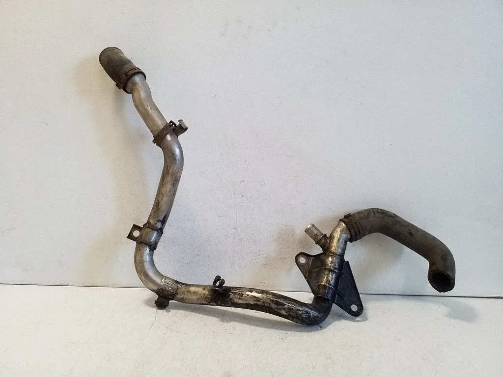 Engine coolant pipe/hose