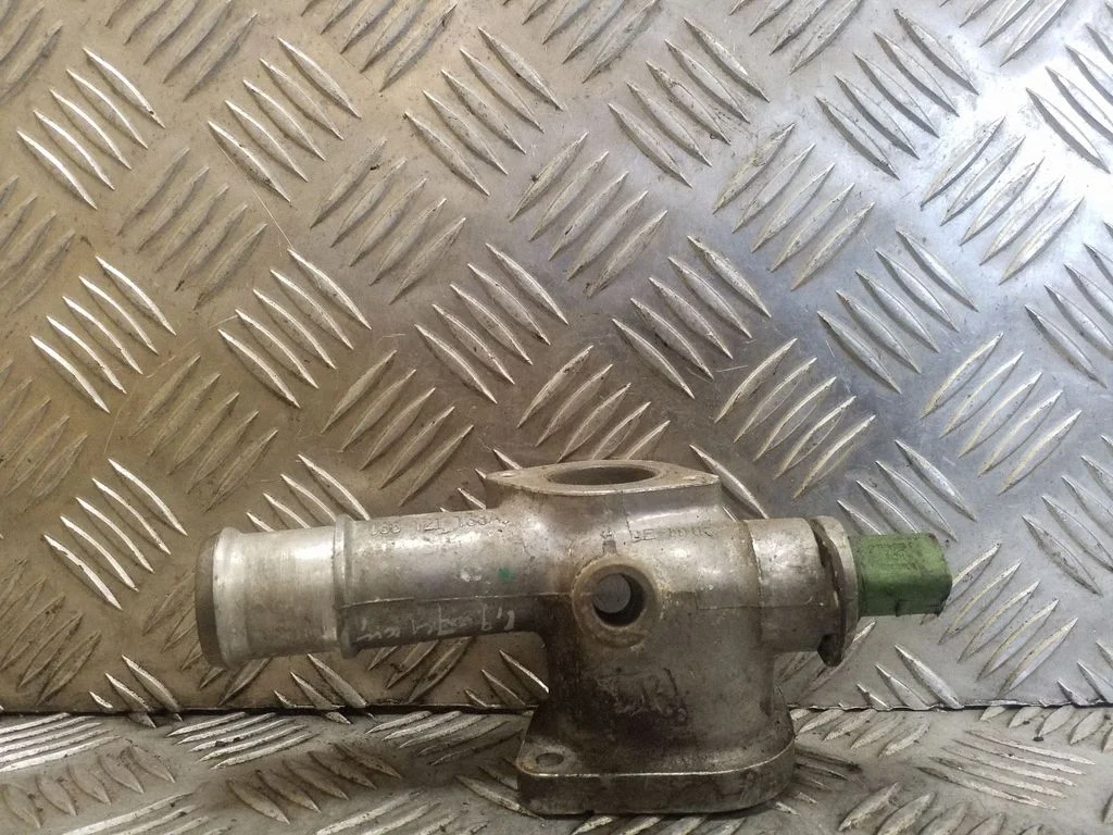 Engine coolant pipe/hose 038121133A